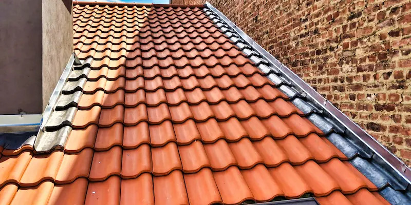 étanchéité d'une toiture en pente avec du zinc et du plomb 